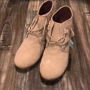 TOMS Kala desert taupe suede booties